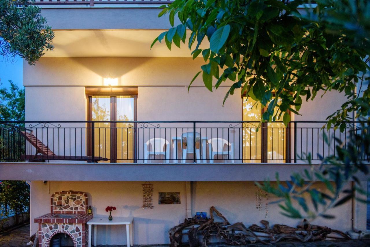 Dili Apartments イエリソス エクステリア 写真