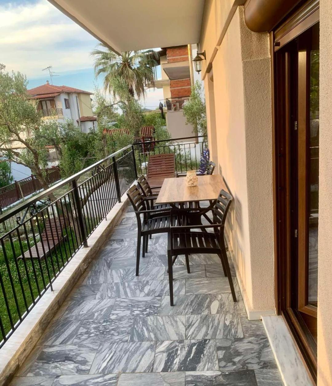 Dili Apartments イエリソス エクステリア 写真